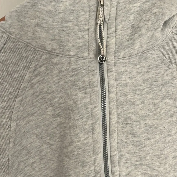 Selling lululemon scuba!! Worn maybe 3 times - Picture 3 of 3